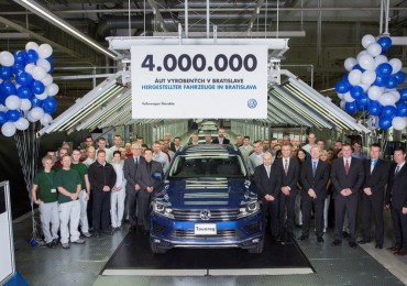 Elkészült a négymilliomodik autó a VW pozsonyi üzemében