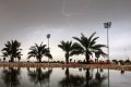 Eső fogadta az F1 mezőnyét a sivatagban