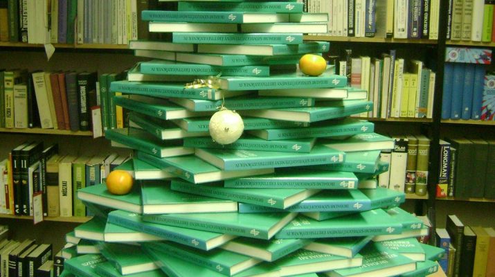 karácsonyfa könyvekből