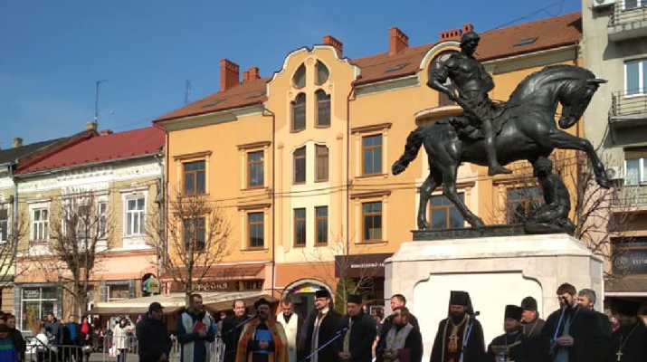 Átadták megyénk első lovas szobrát: a munkácsi Szent Márton emlékművet